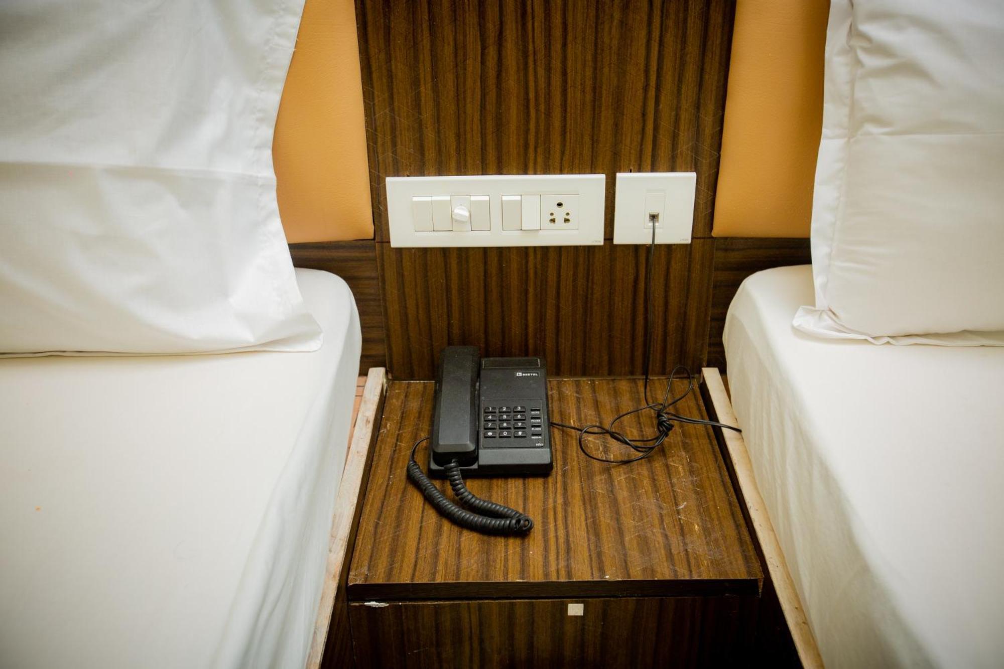 Lodge The Park Avenue - Business Class Near Railway Station Periyamet *
