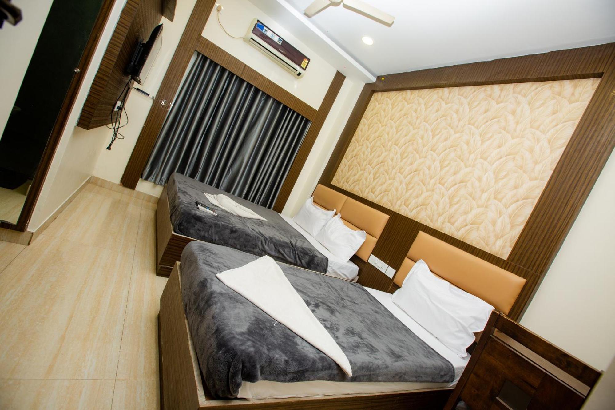 Lodge The Park Avenue - Business Class Near Railway Station Periyamet *