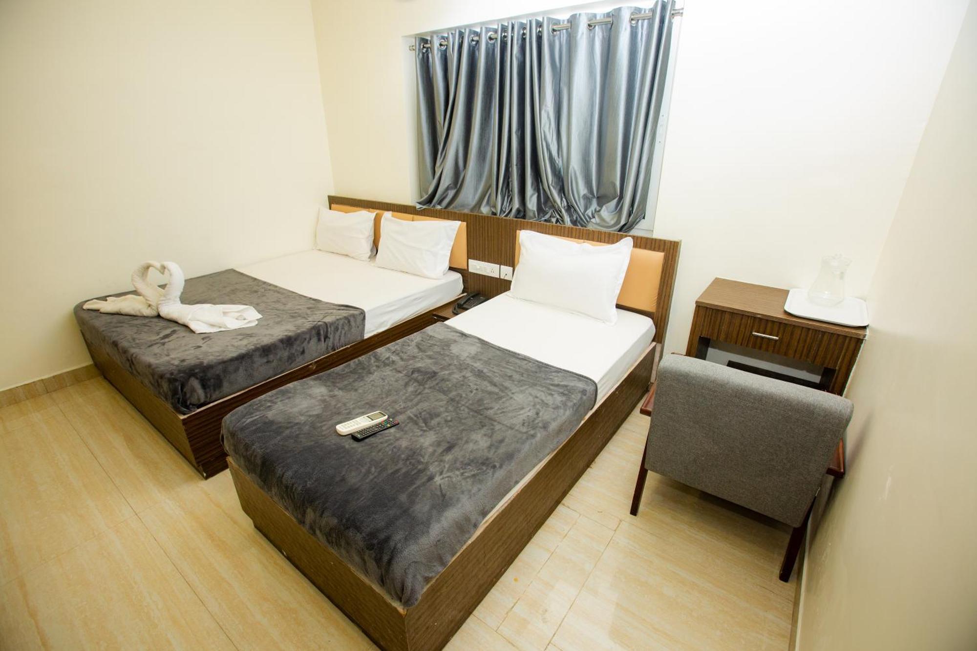 The Park Avenue - Business Class Near Railway Station Periyamet Lodge *
