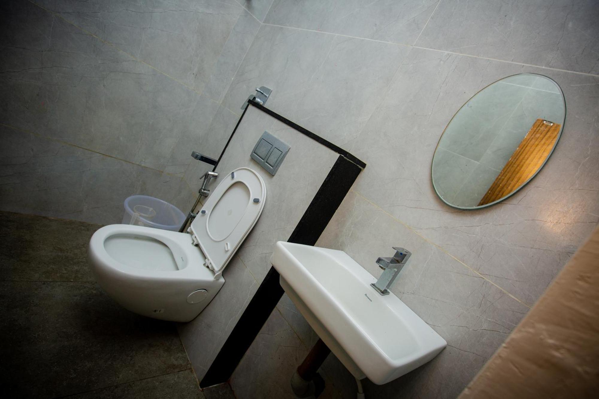 Lodge The Park Avenue - Business Class Near Railway Station Periyamet Chennai