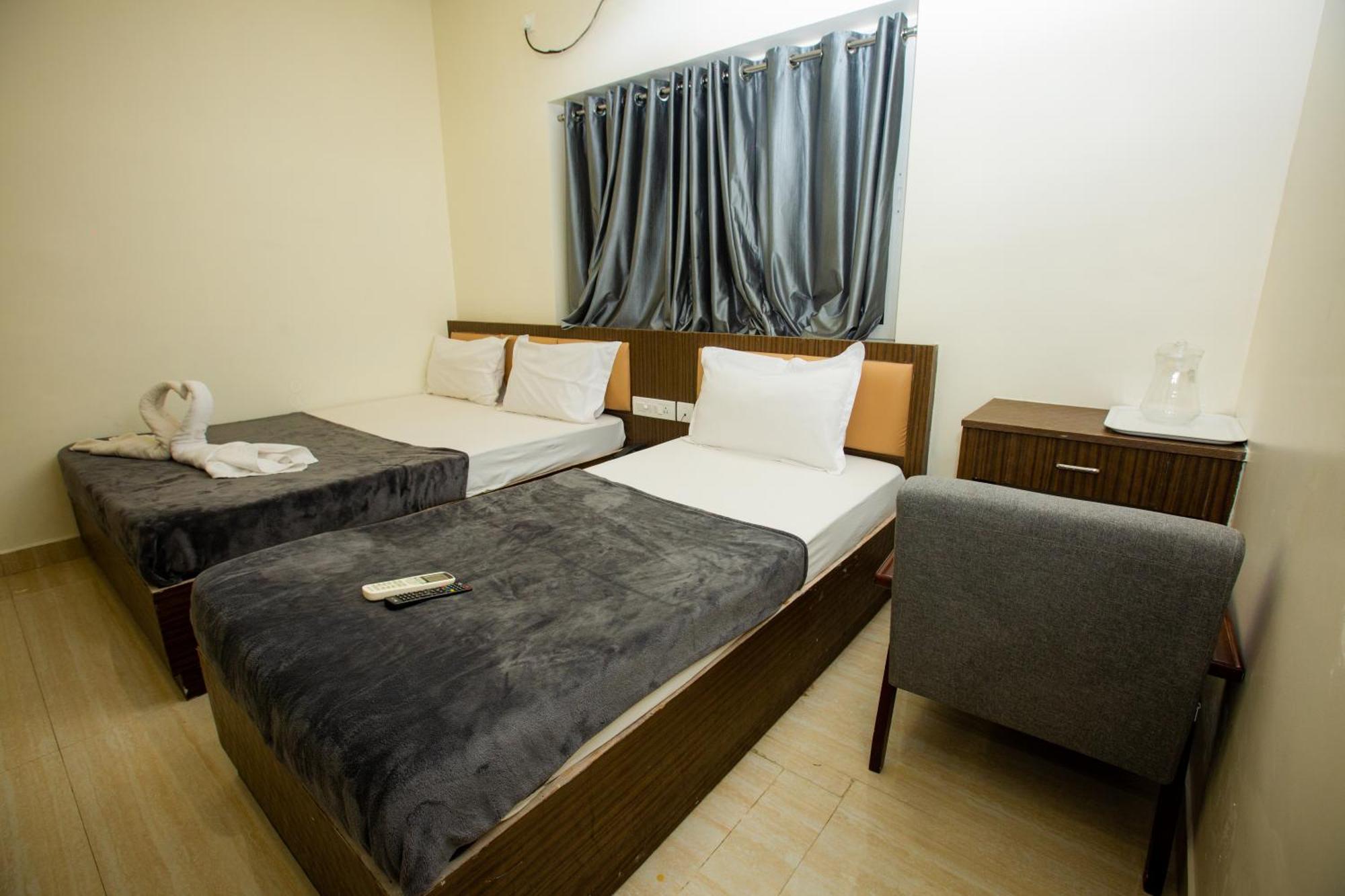 Lodge The Park Avenue - Business Class Near Railway Station Periyamet *