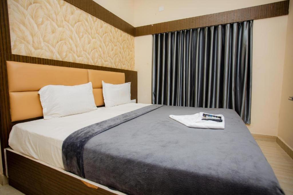 Lodge The Park Avenue - Business Class Near Railway Station Periyamet *